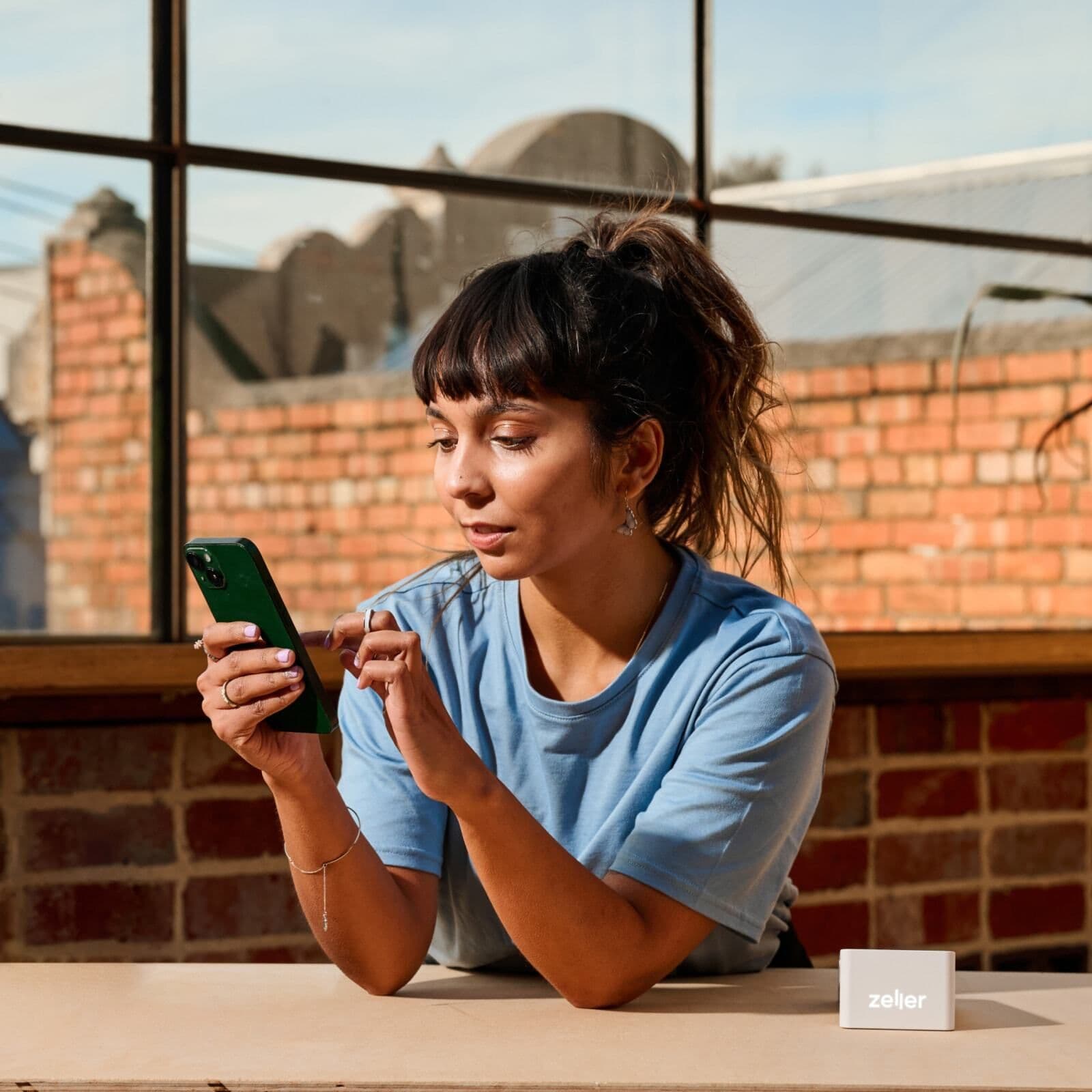 Sole trader using Zeller Invoices on Zeller App