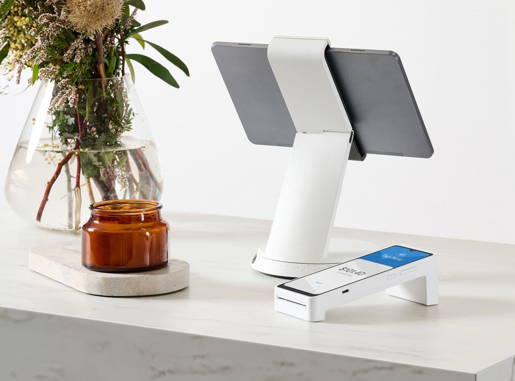 Zeller - POS stand with T2 white in beauty business